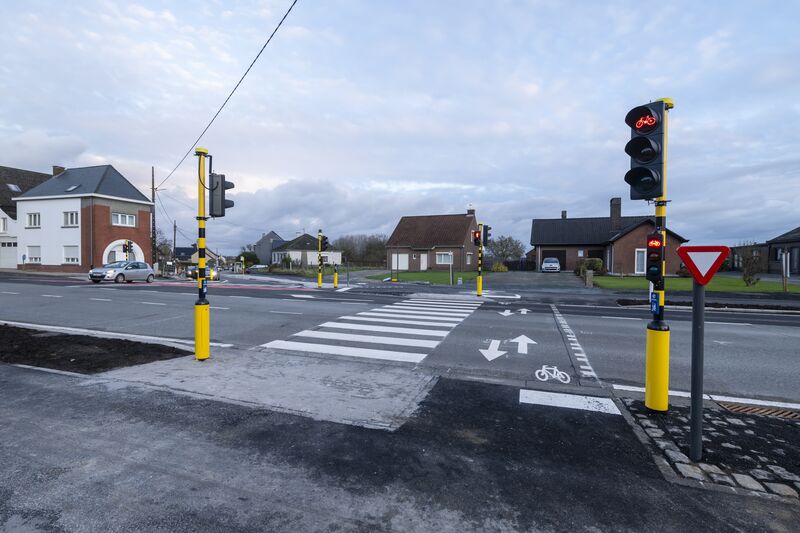 Beeld kruispunt Belle Triene in Gooik NA de werken