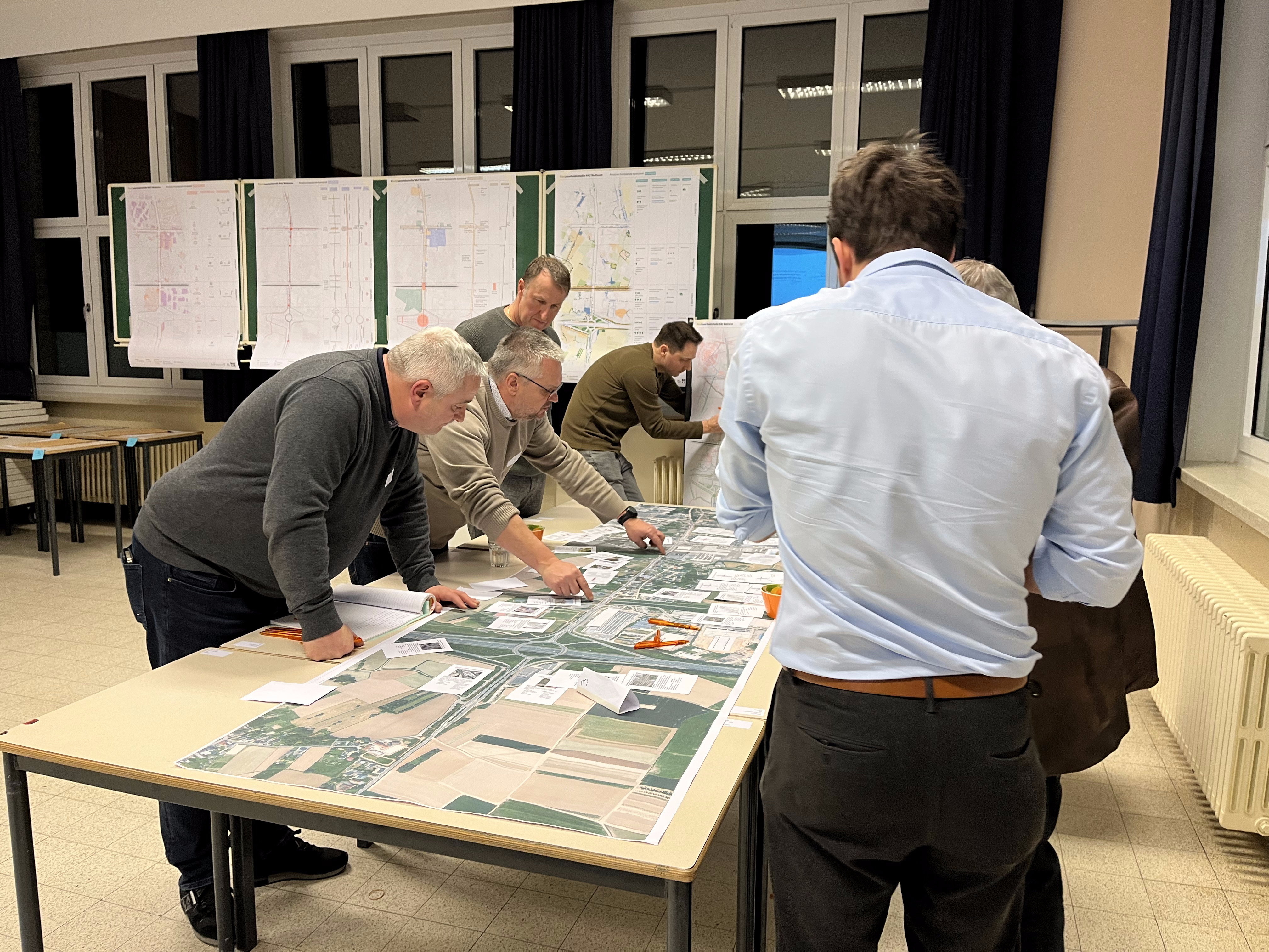 werktafel ontwerp N42 Wetteren Bourgondisch Kruis