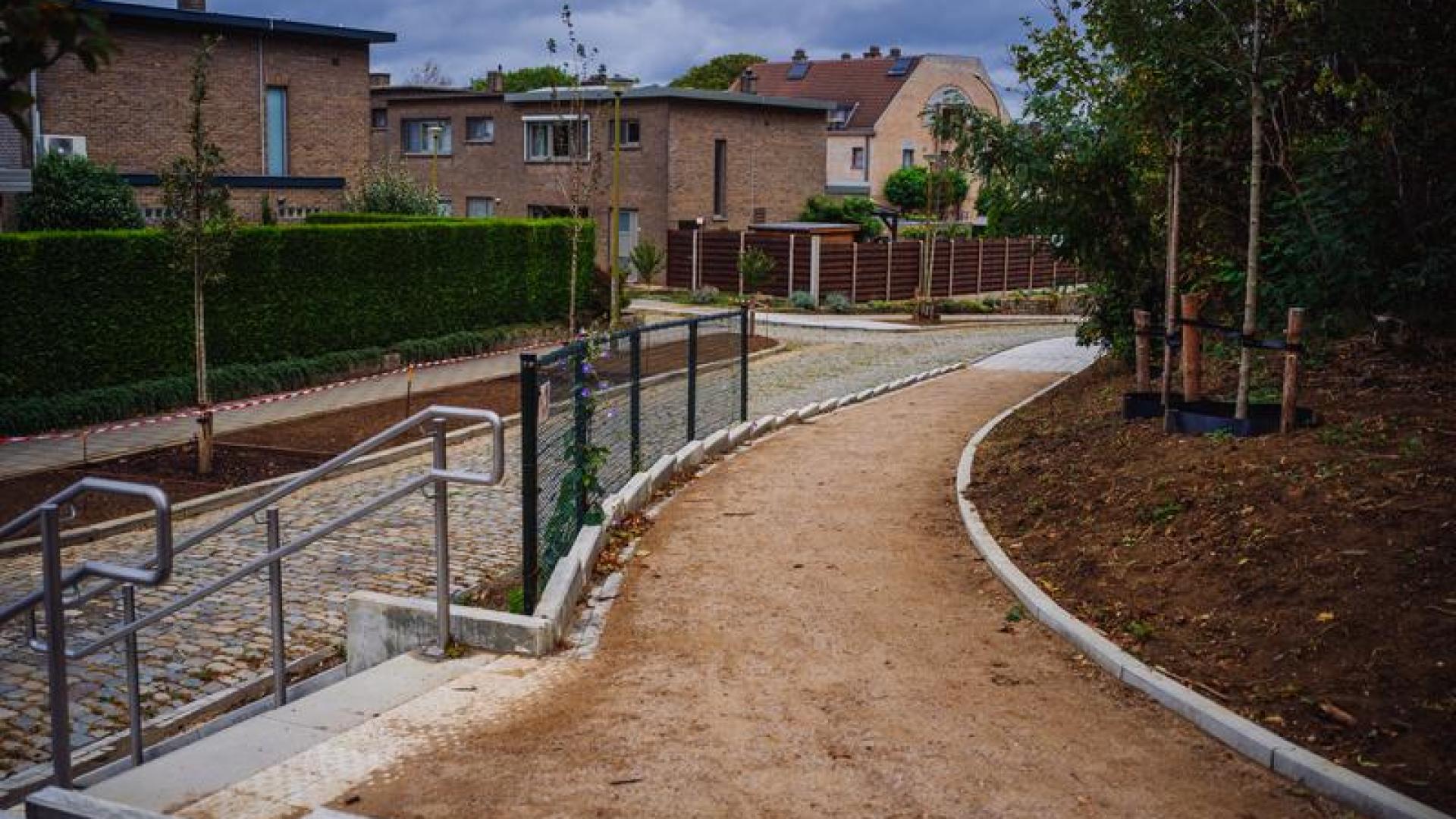 20200925 R23 Leuven Bushalte Den Boschsingel 002