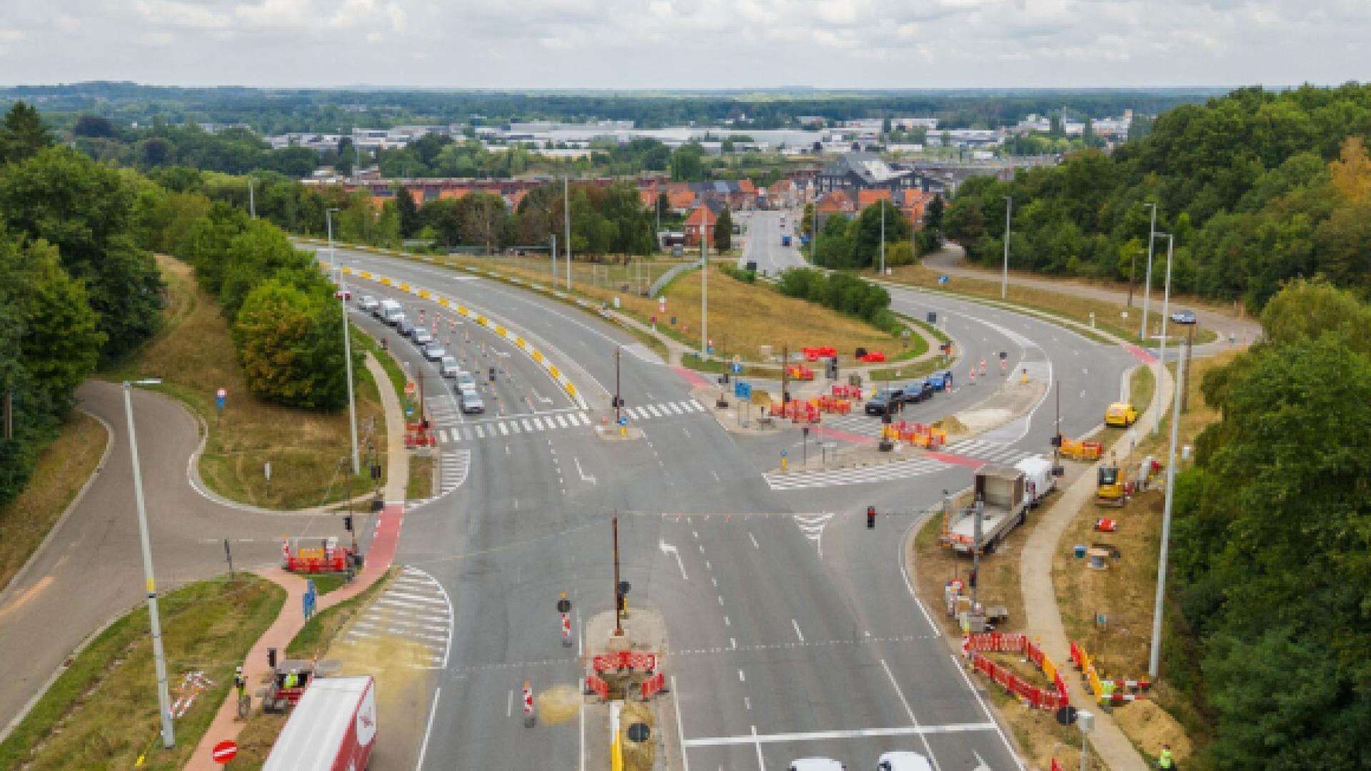 De werken op de westelijke ring in uitvoering.