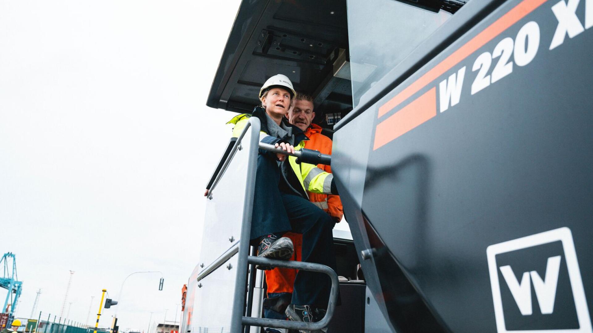 Persmoment start onderhoud havenwegen