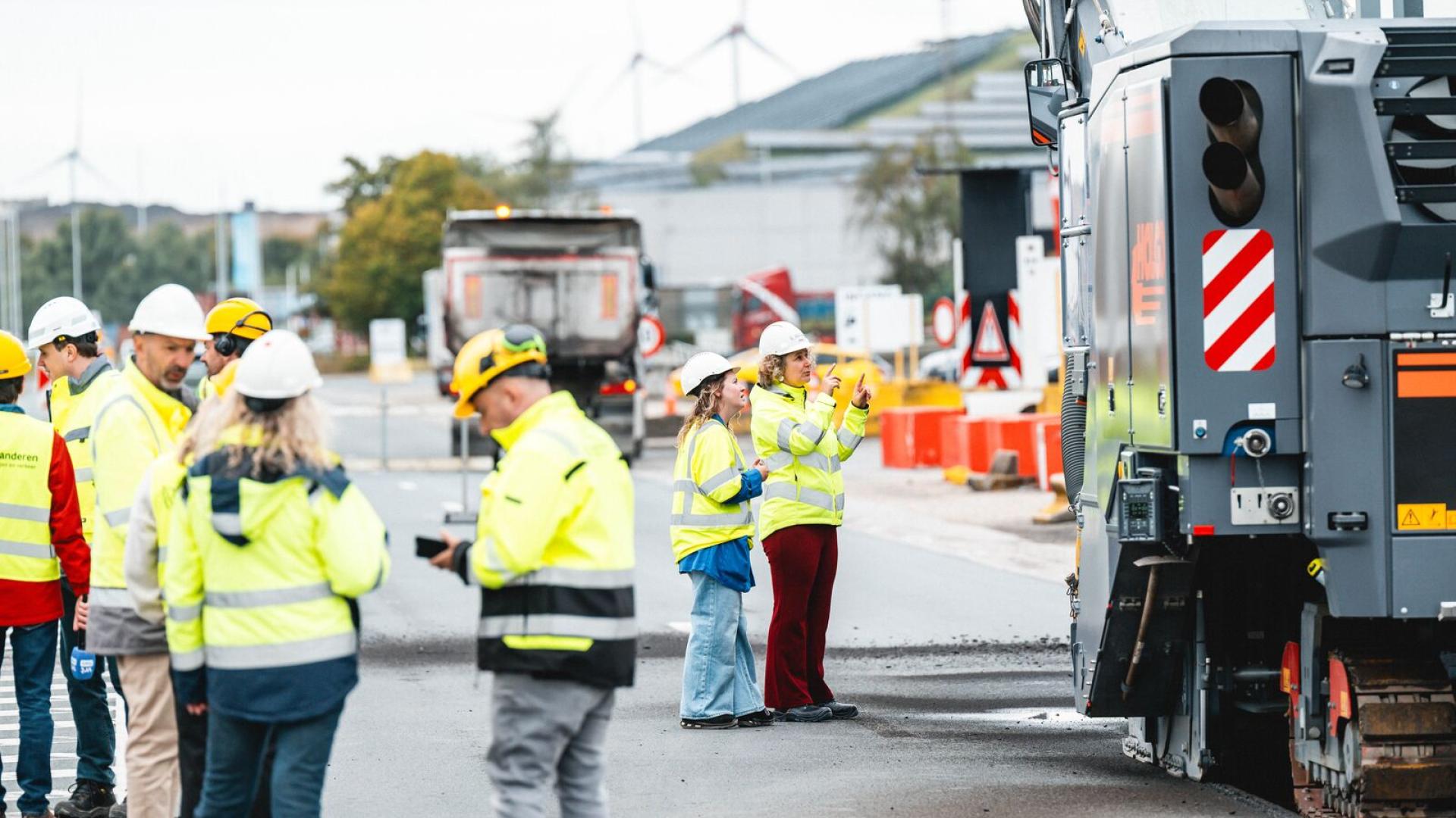 Persmoment start onderhoud havenwegen