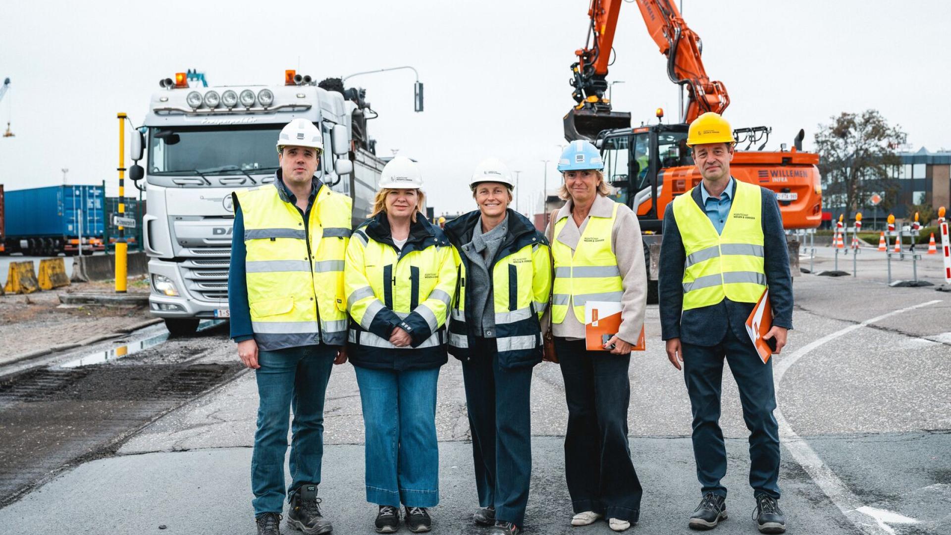 Persmoment start onderhoud havenwegen