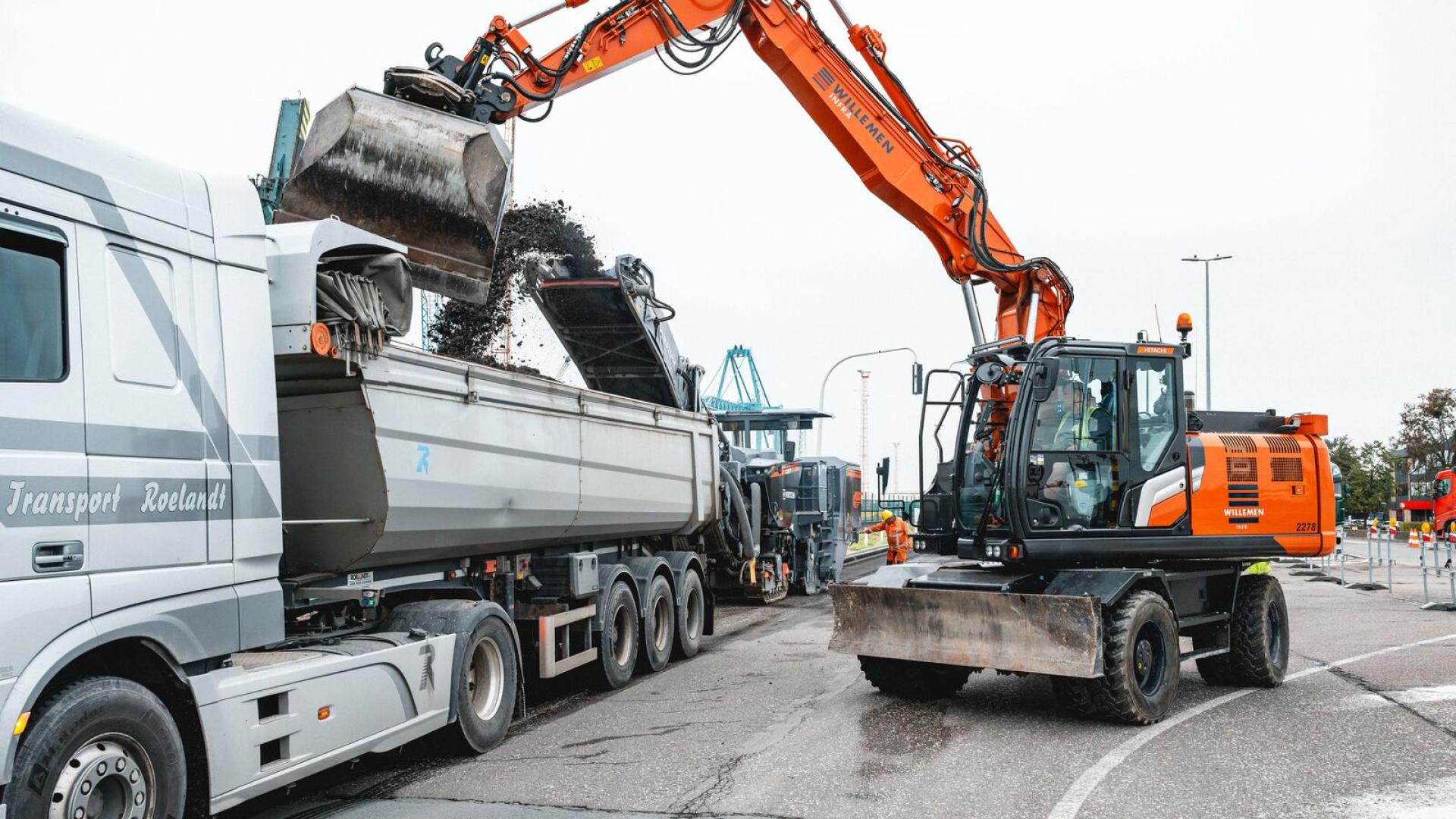 Persmoment start onderhoud havenwegen