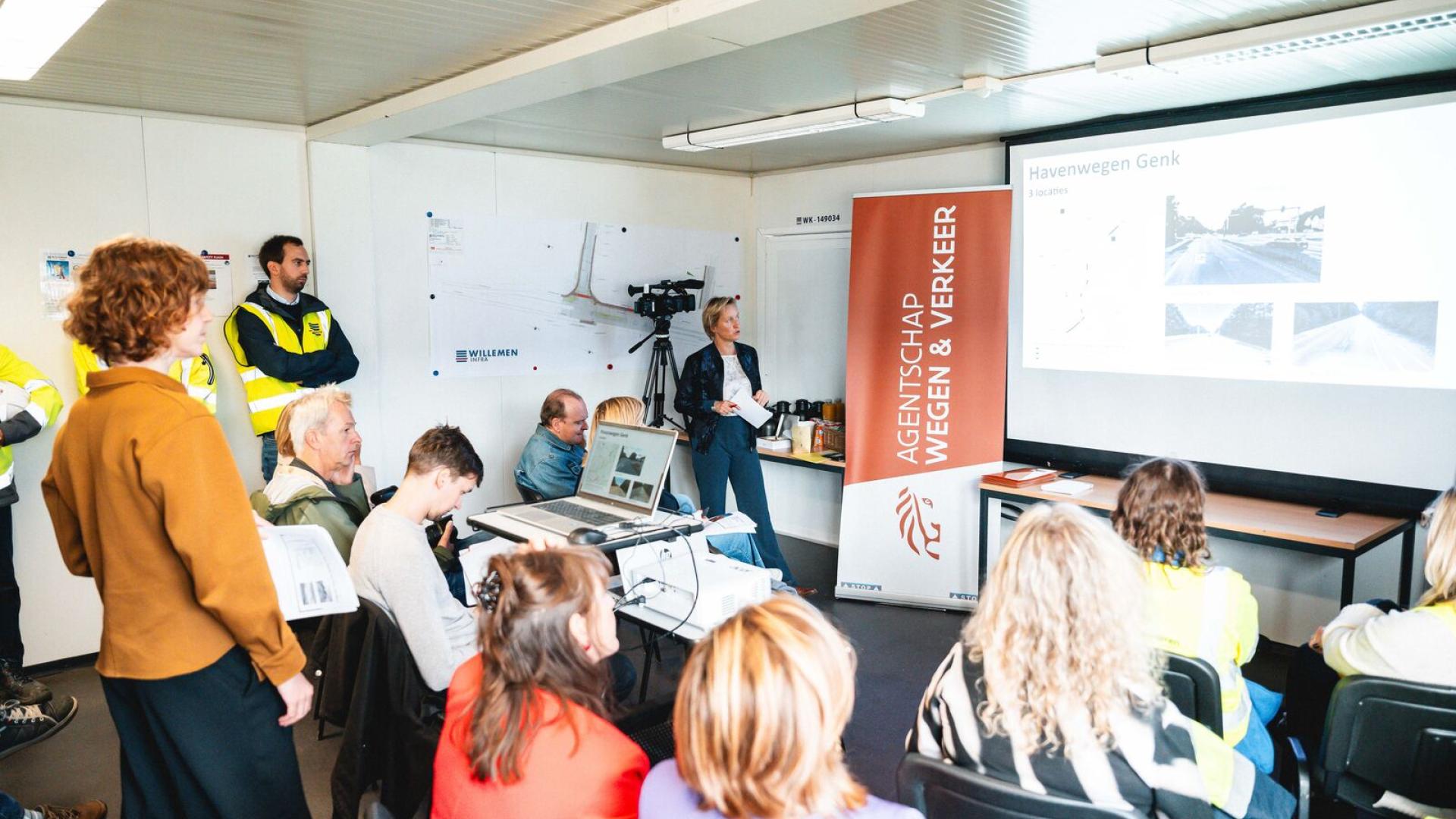 Persmoment start onderhoud havenwegen