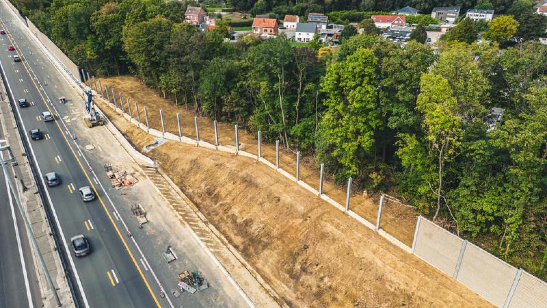 20220925 E40_Bertem_Geluidsschermen 016