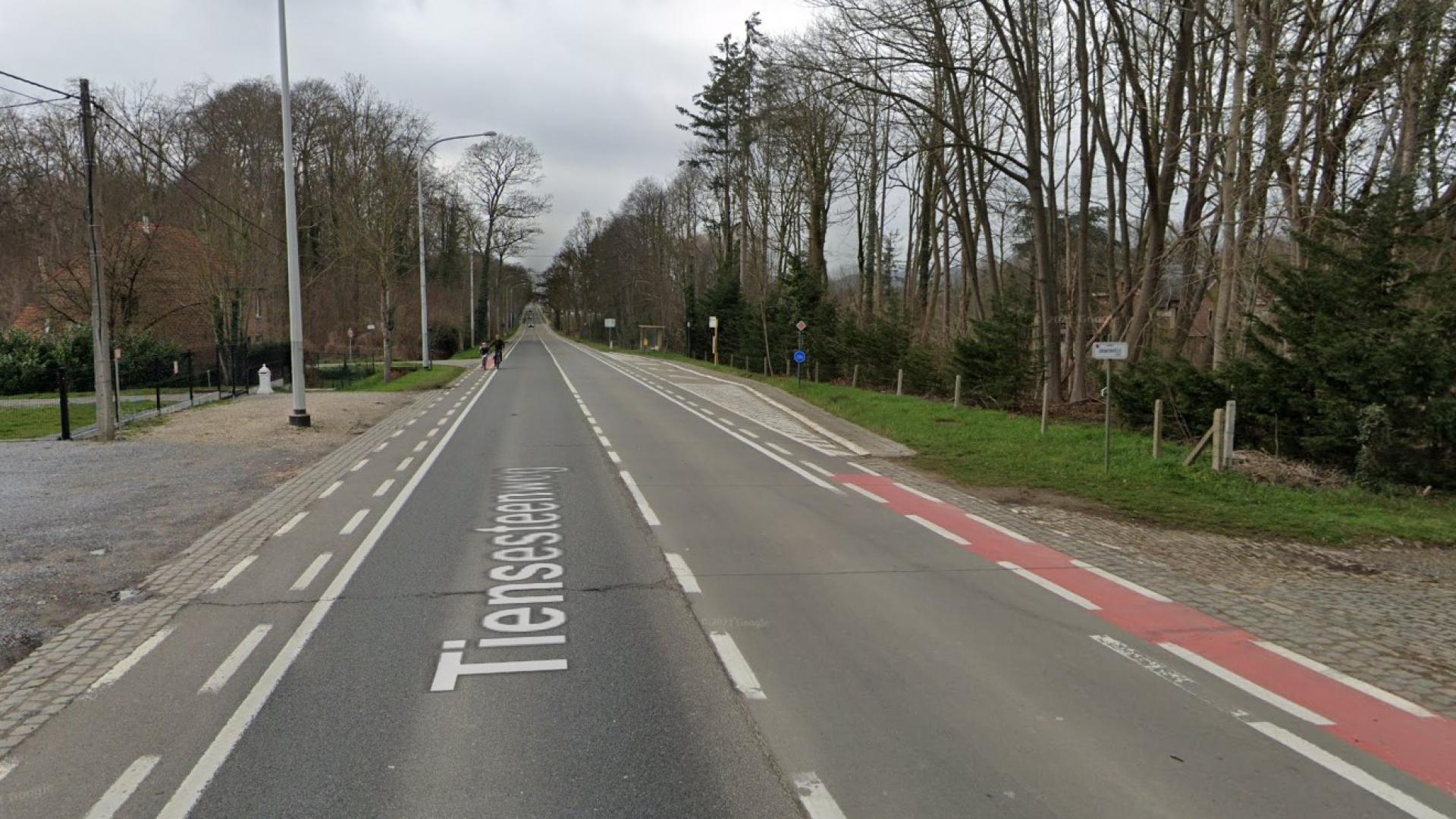 Verhogen verkeersveiligheid en toegankelijkheid bushaltes op kruispunten zoals hier op Gravenveldstraat en verderop de Kerselaarlaan