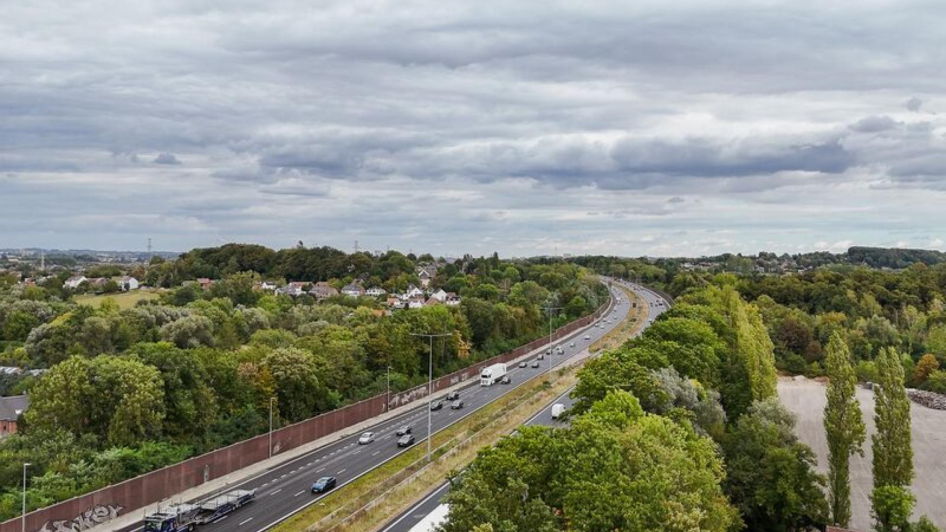 R0_A8_Beersel_Halle_Asfalteringswerken snelweg_na_werken-002