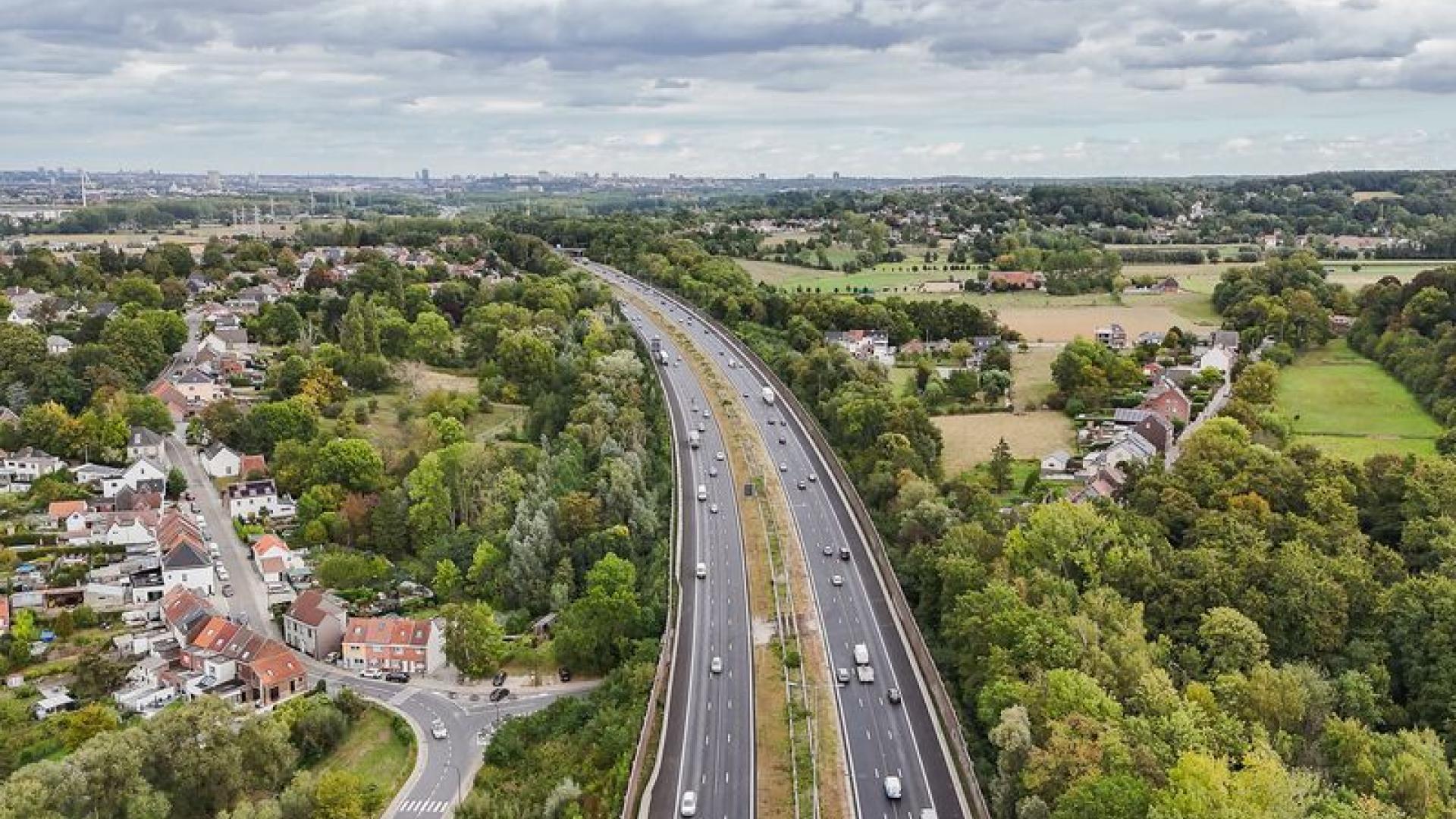R0_A8_Beersel_Halle_Asfalteringswerken snelweg_na_werken-007