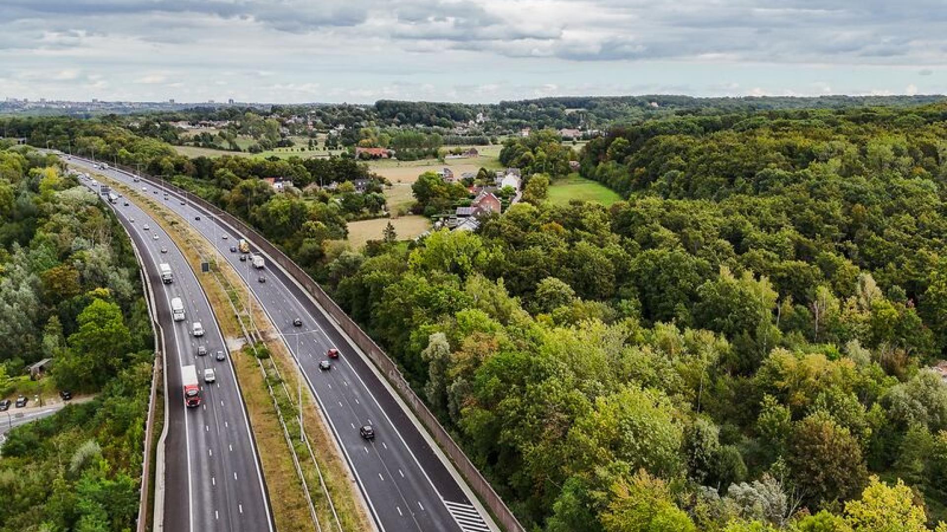 R0_A8_Beersel_Halle_Asfalteringswerken snelweg_na_werken-011
