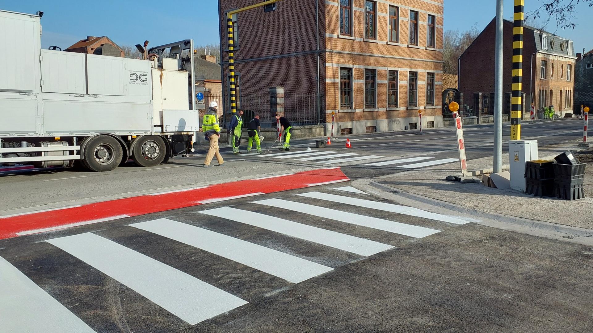 Februari_laatste afwerkingen asfalt van fietspaden en markeringen_1