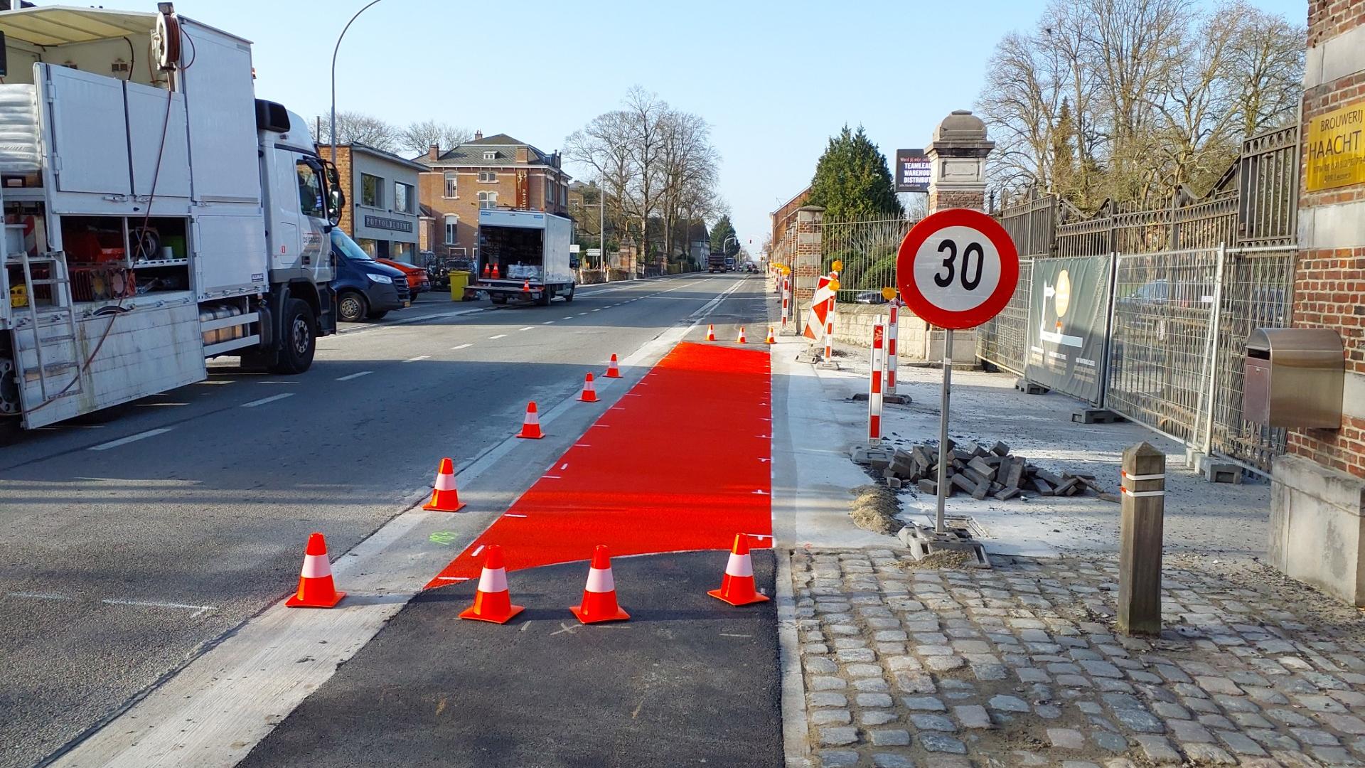 Februari_laatste afwerkingen asfalt van fietspaden en markeringen_3