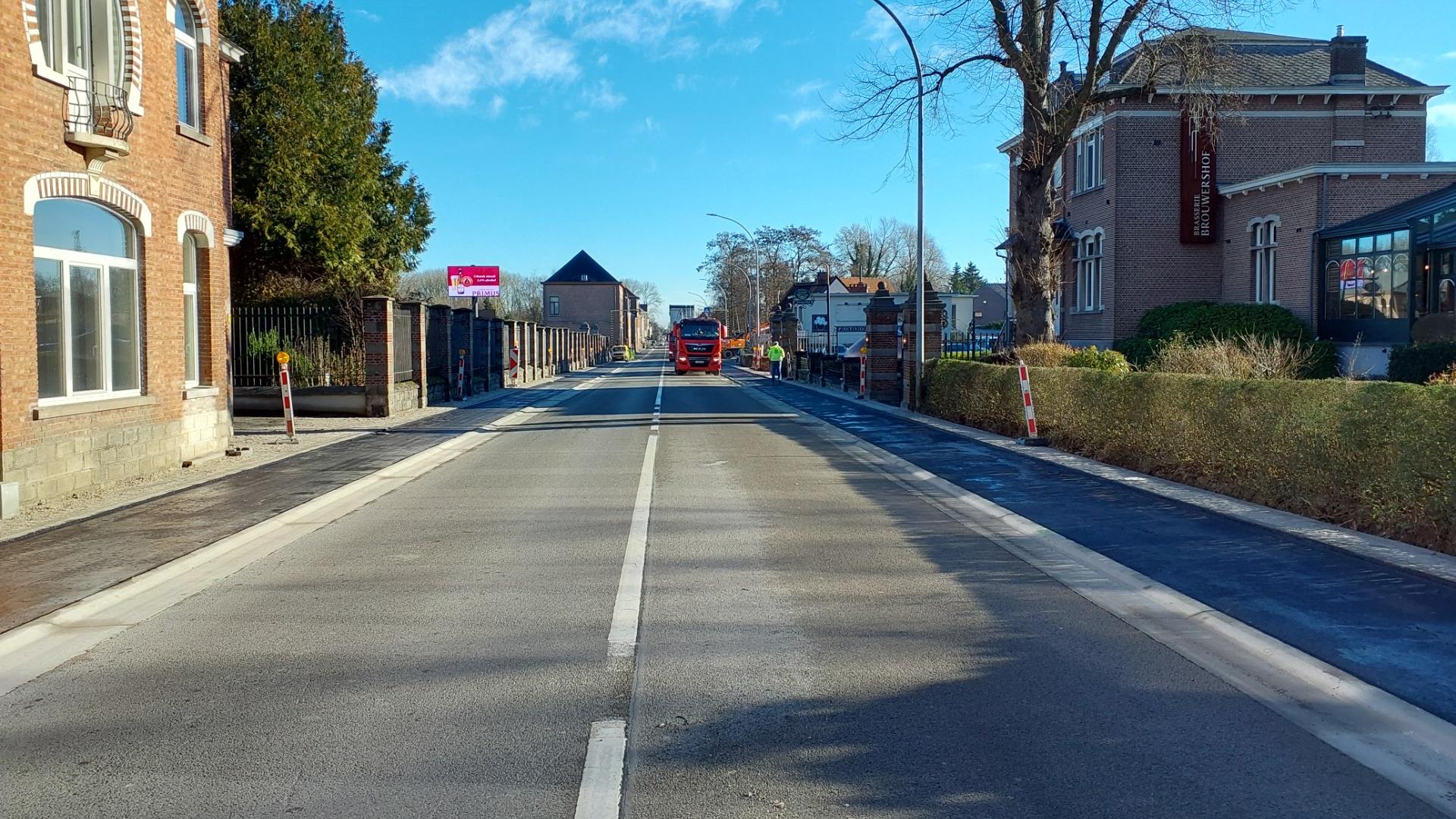 Februari_laatste afwerkingen asfalt van fietspaden en markeringen_5