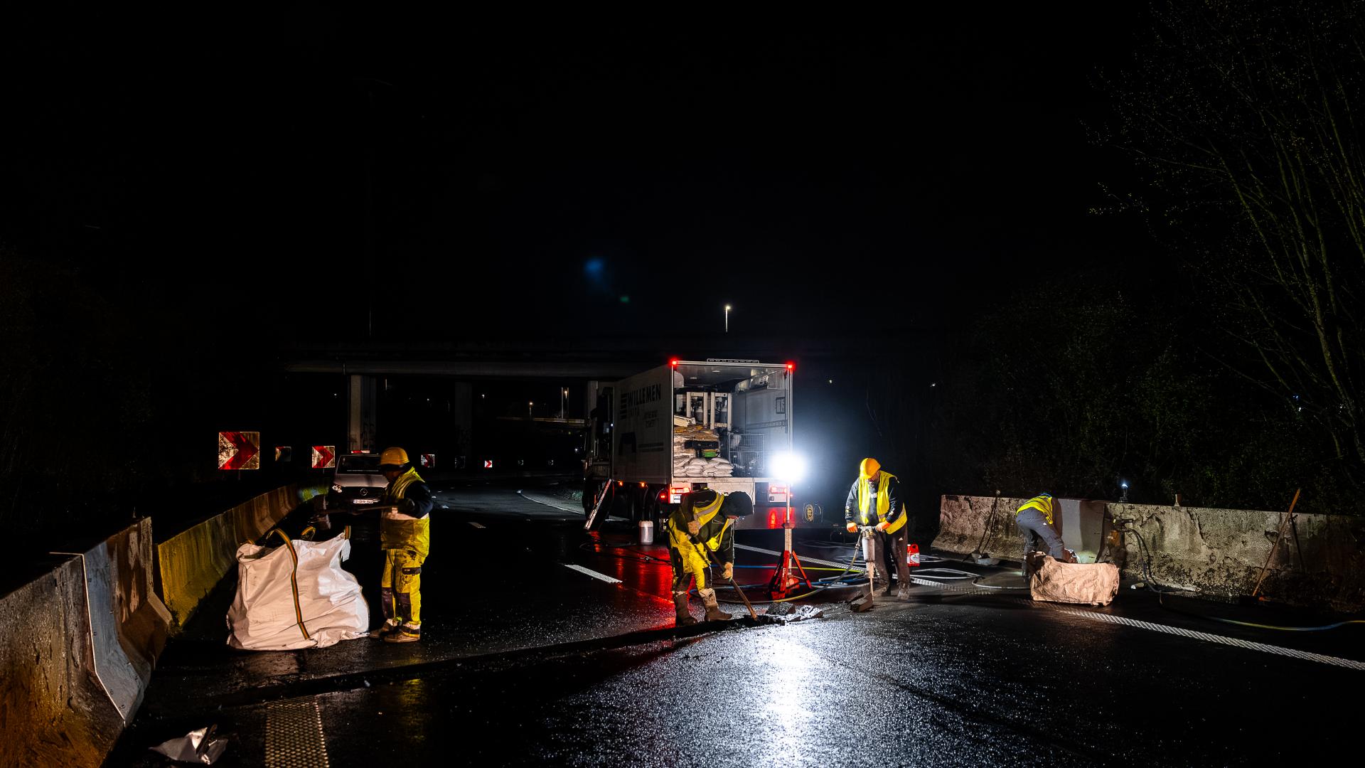 Vernieuwen van de brugvoegen richting Gent op E40 in verkeerswisselaar van Groot-Bijgaarden