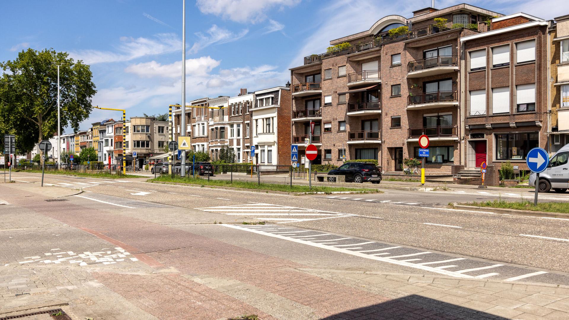 N1-Mechelsesteenweg-Mortsel - hoek E.Thieffrylaan richting Mortsel