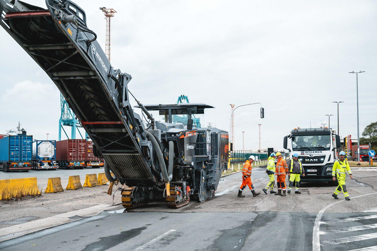 Persmoment start onderhoud havenwegen