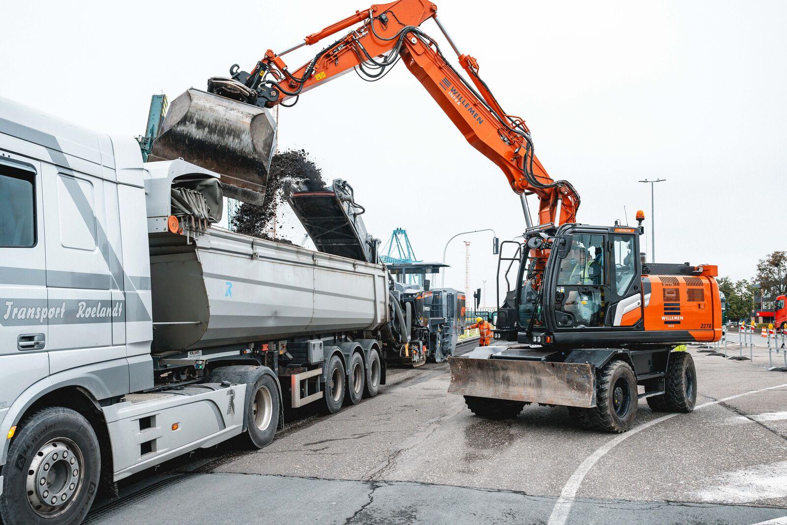 Persmoment start onderhoud havenwegen