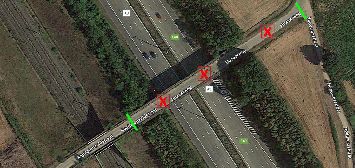 Aanduiding van waar tot waar de brug aan Huzaarweg wordt afgebroken