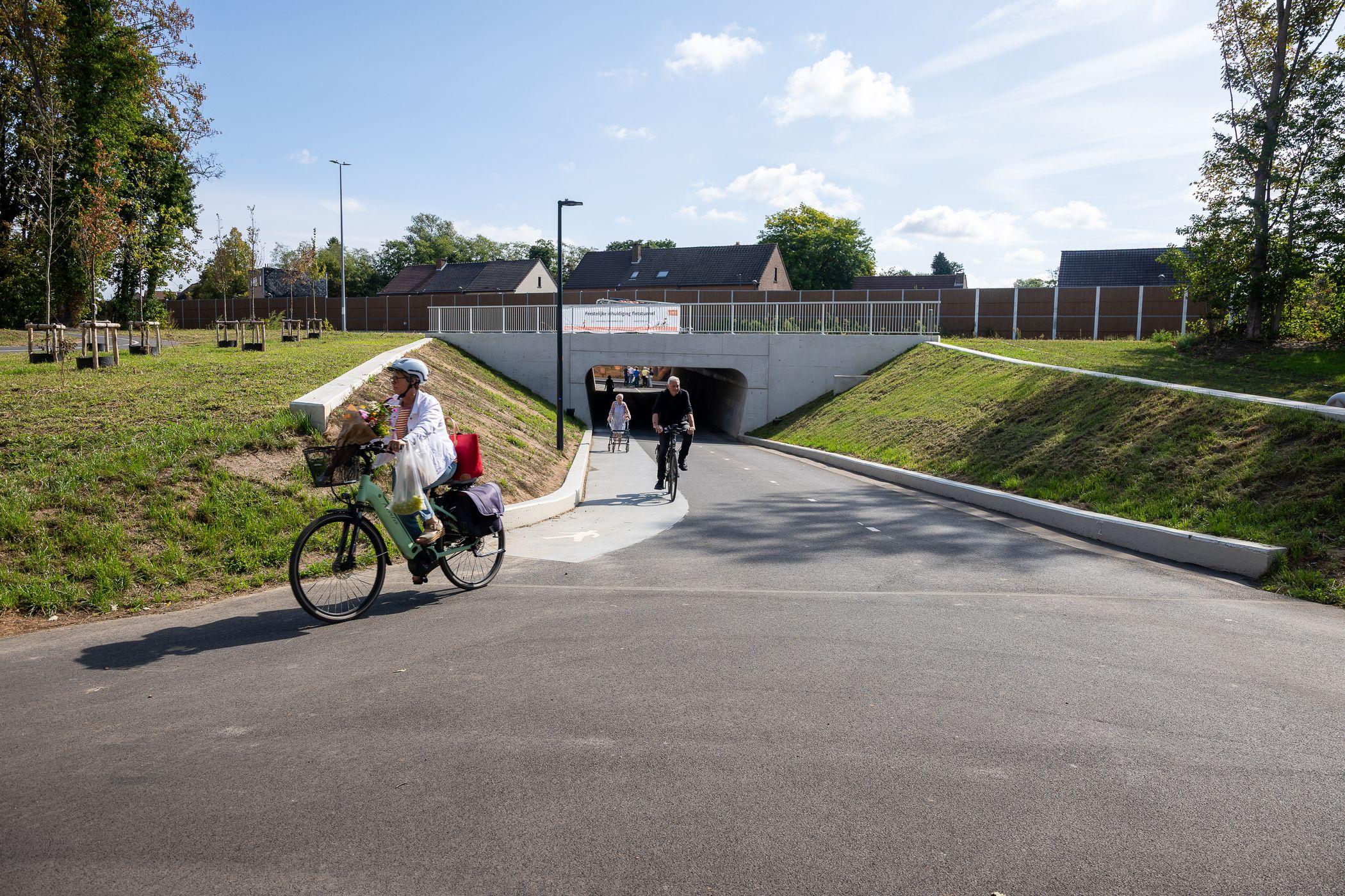 Feestelijke inhuldiging fietstunnel onder N171 in Kontich